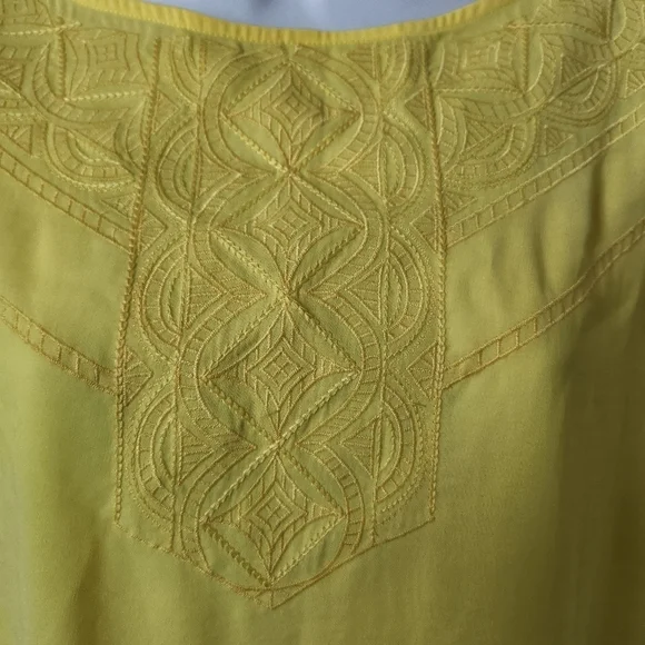 Banana Republic Embroidered Top Women’s Size Medium Yellow - Picture 3 of 7